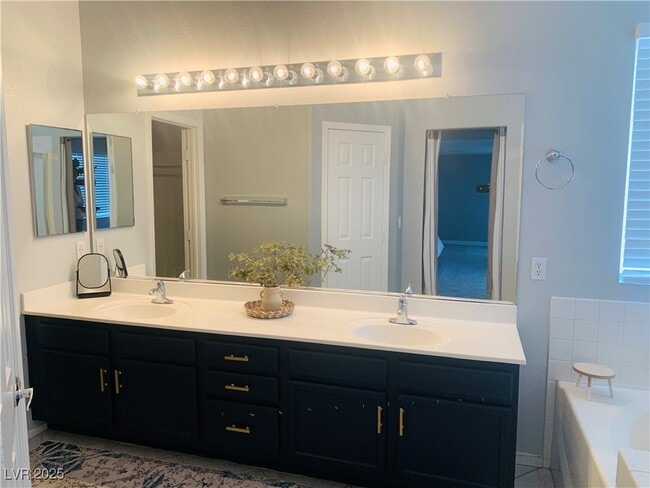 Photo - 10637 Amblewood Ave