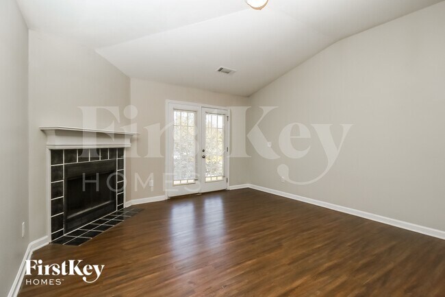 Photo - 160 Lakeview Trail