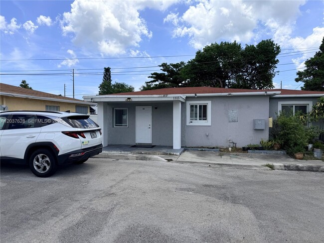 Building Photo - 1315 N 22nd Ave Unit A2
