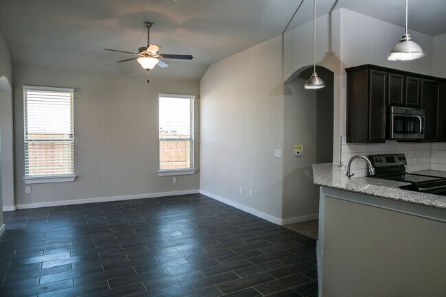 Photo - LUXURY TOWNHOME LOCATED IN PECAN PARK, BAS...
