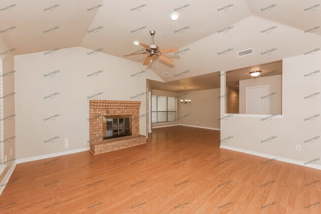 Photo - 8014 Meadowlark Ln