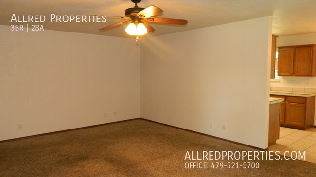 Photo - 822 N Daisy Ln