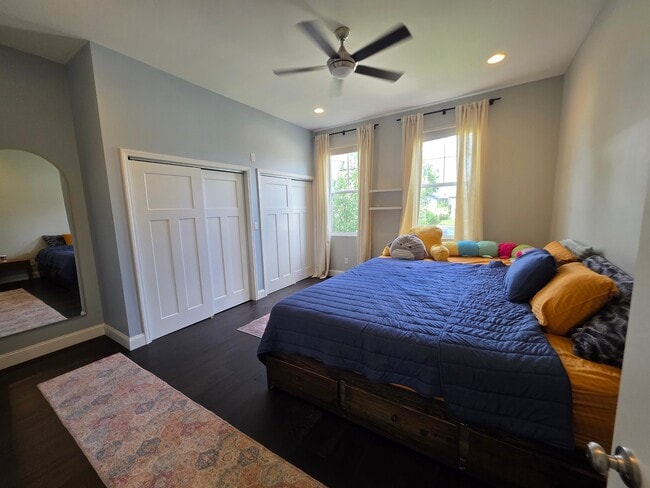 Photo - 1639 Woodlawn Ave