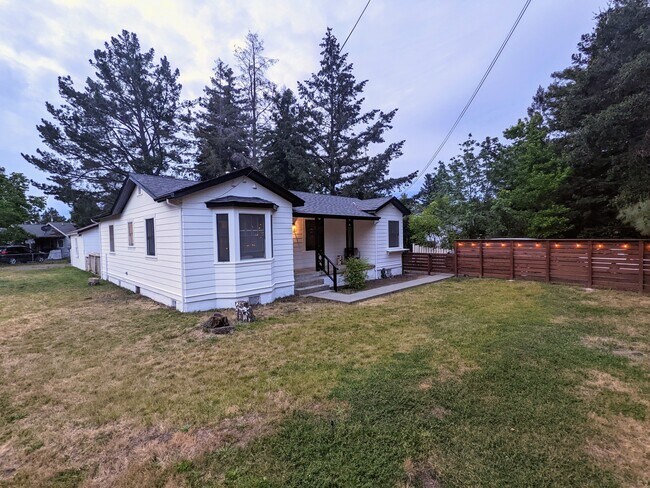 Photo - 2544 Redwood Rd