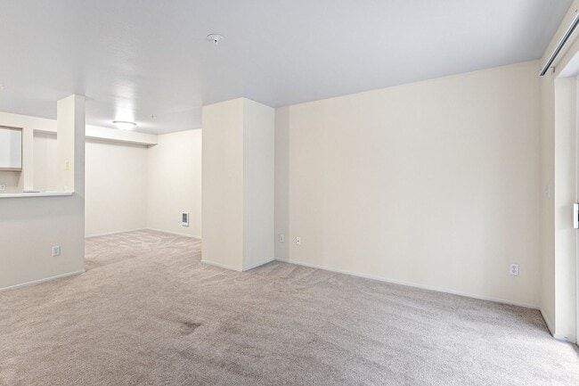 Sammamish River Apartments