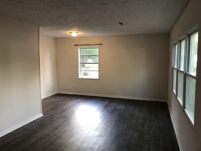 Photo - 625 Camellia Cir