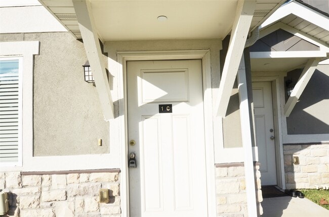 Photo - 10535 Mills Rd