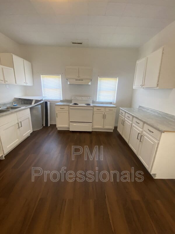 Photo - 713 SE Atlantic St