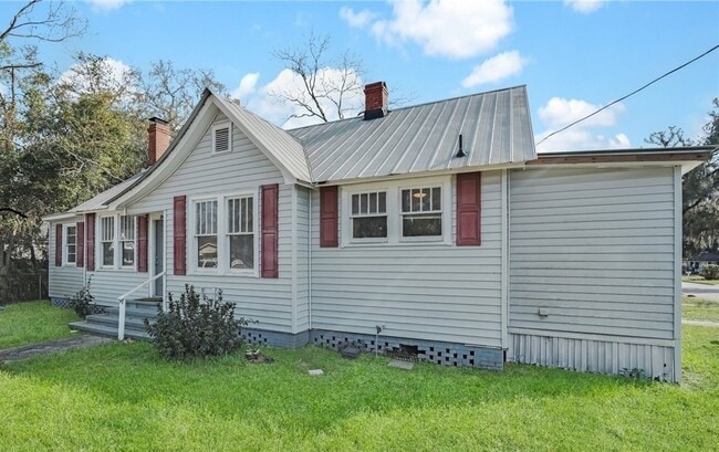 Main House 3BR 1BA - 2101 Delesseps Ave Unit B