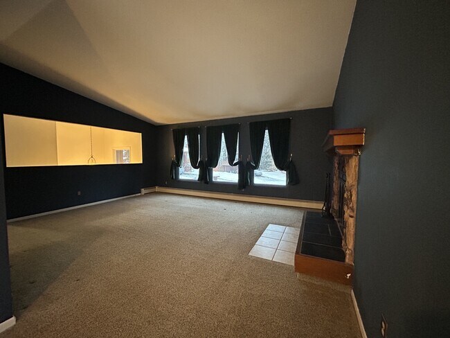 Photo - 9715 Sinina Pl