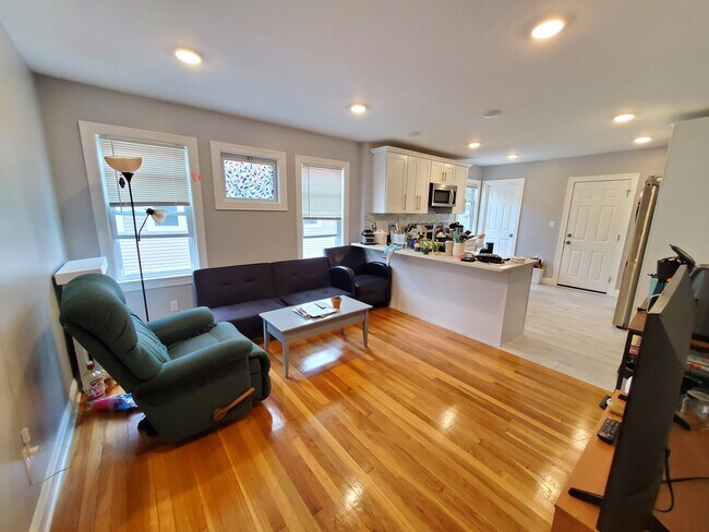 Photo - 7 Elmira St Condo Unit 2