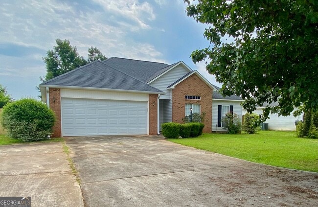 Photo - 105 Luster Ct House