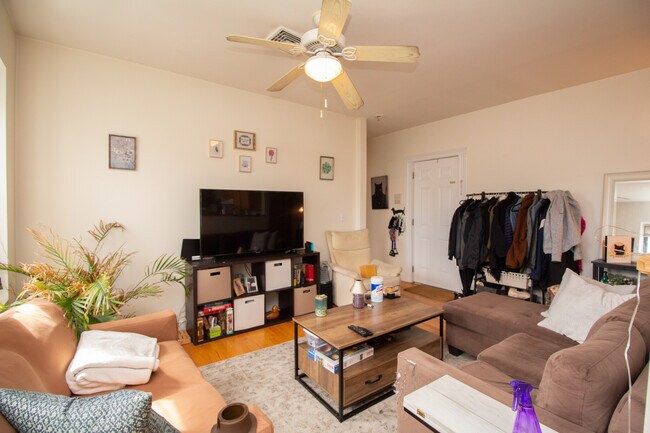 Photo - 246 Market St Unit 1