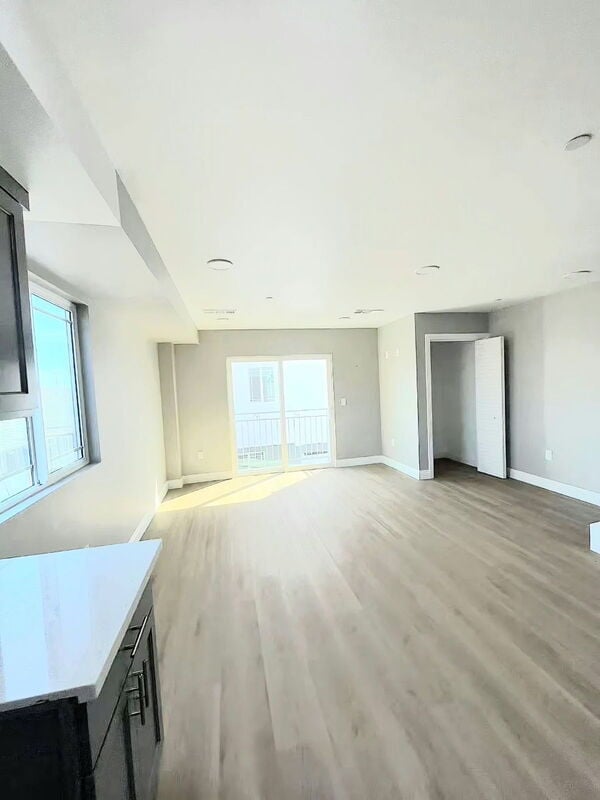 Photo - 1731 E 68th St Unidad D