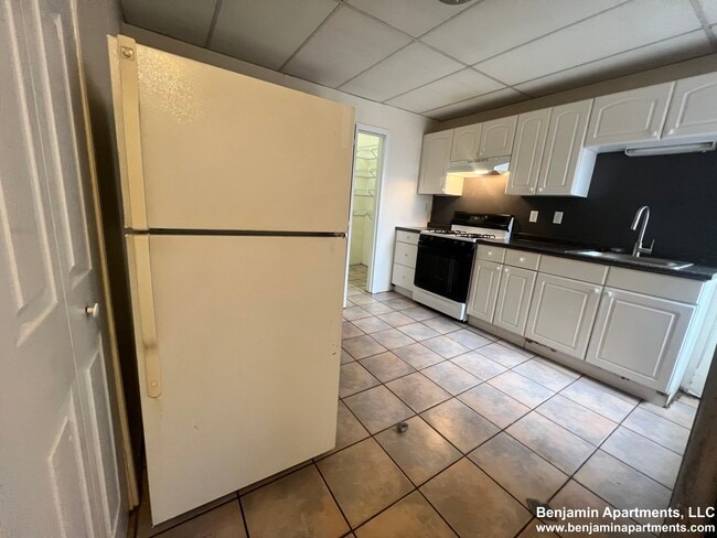 Building Photo - 435 Cambridge St Unit 5