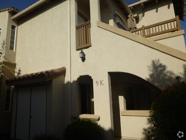 Building Photo - 3 Bedroom Condo in Sunrise Hills Unit 5K