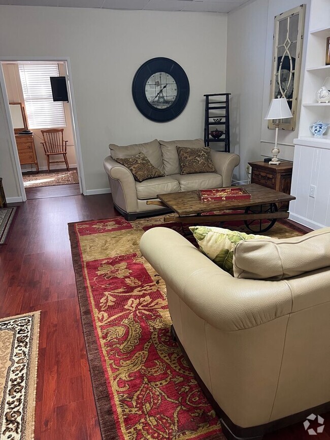 Building Photo - Downtown Auburn Rental