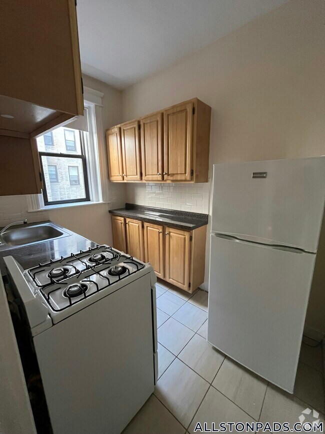 Building Photo - 1148 Commonwealth Ave Rental