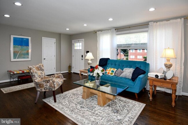 Photo - 5815 Arbroath Dr