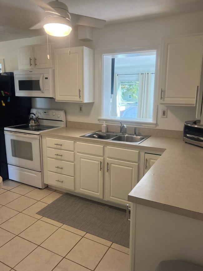 Photo - 707 Saint Catherine Ct