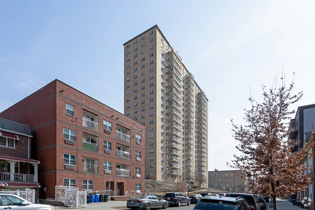 Photo - Lind-Ric Apartments