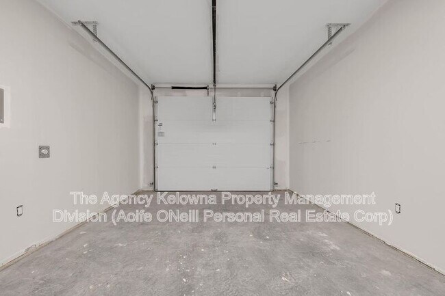 Photo - 2163 Woodlawn St