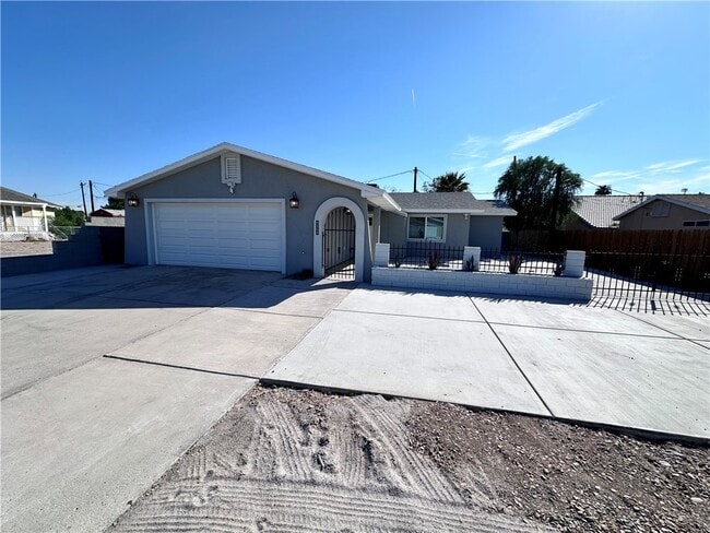 Building Photo - 2020 Whitewater Dr Rental