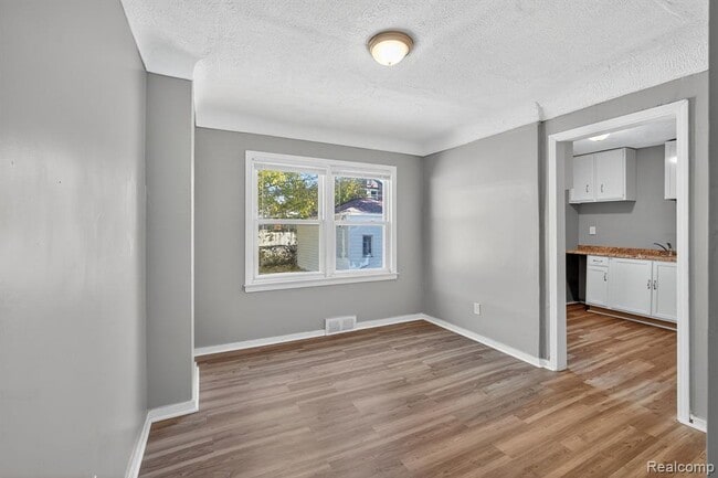 Photo - 20216 Regent Dr