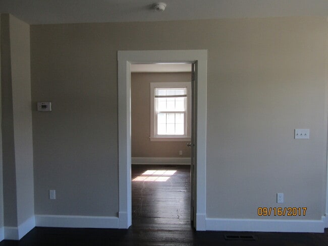 Photo - Alcoa 37701 - 3 bedroom home with bonus room - Call Karen Robertson (865) 454-7626