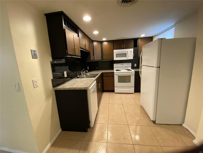 Photo - 451 E Vandalia St