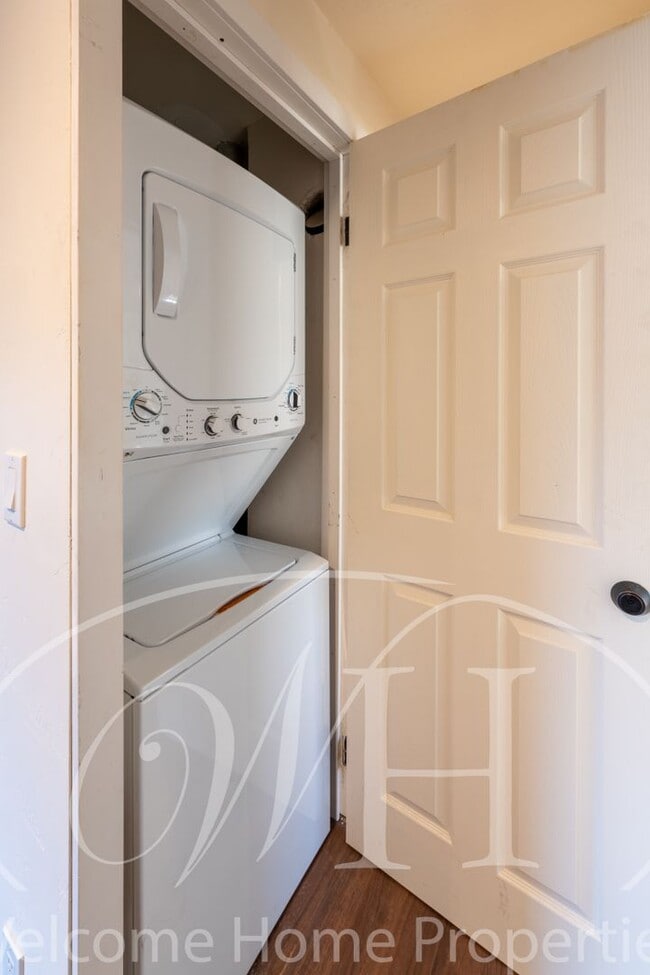 Photo - 109 NE Cedar Ave Unit 109 Cedar,  1