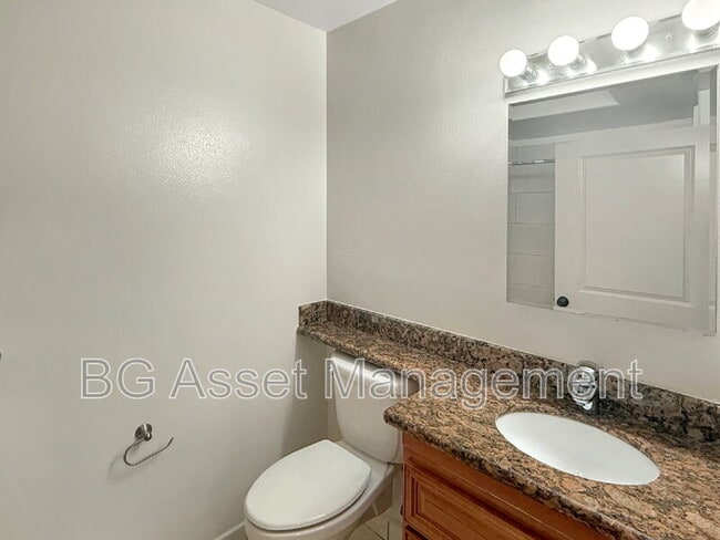 Photo - 1459 MacArthur Blvd Unidad 12