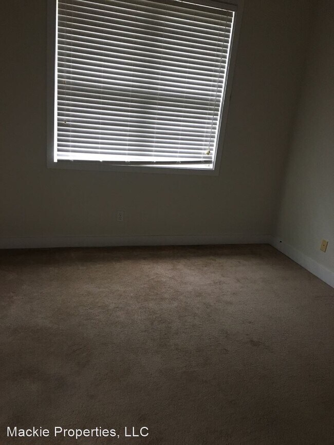 Photo - 2 br, 2 bath House - 365 South Madison Street