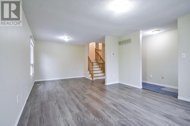 Photo - 51 McDougall Dr