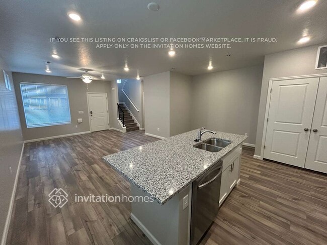 Photo - 108 N Riverside Dr