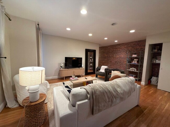 Photo - 78 Gainsborough St Unit 108