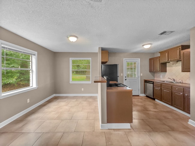 Photo - 1815 Senator St