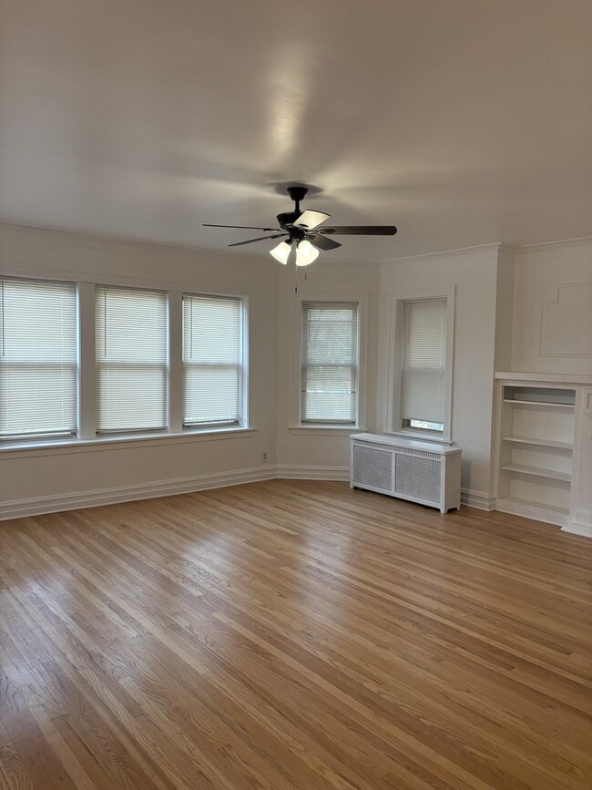 Photo - 7635 S Yates Blvd