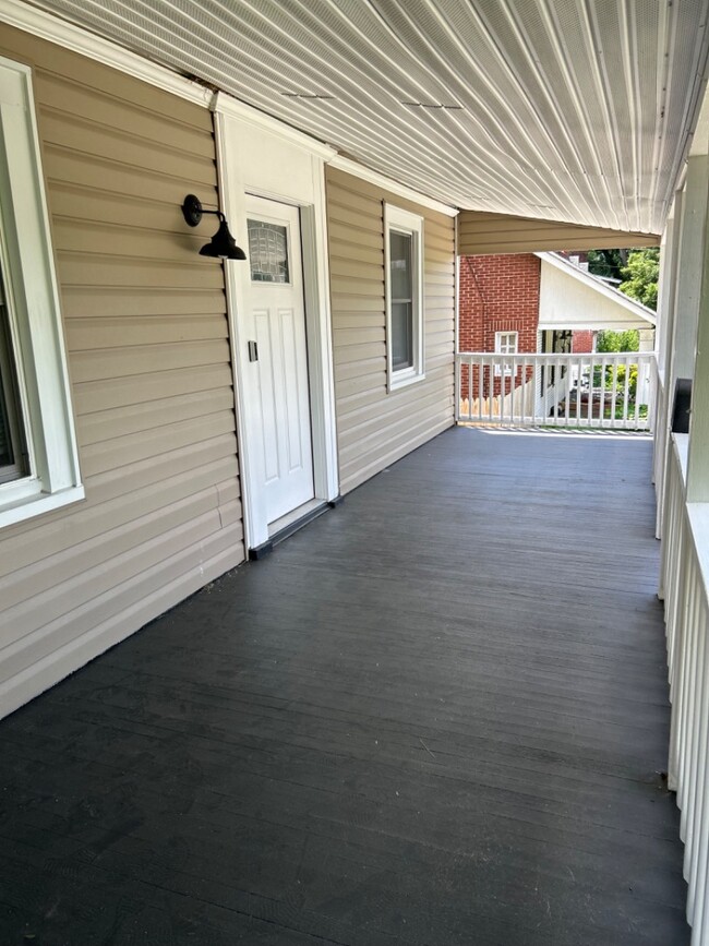 Photo - 9407 Colesville Rd