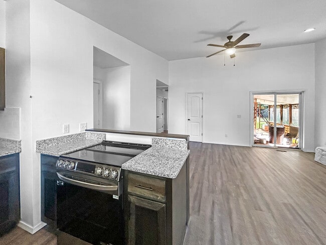 Photo - 1805 Southcrest Dr