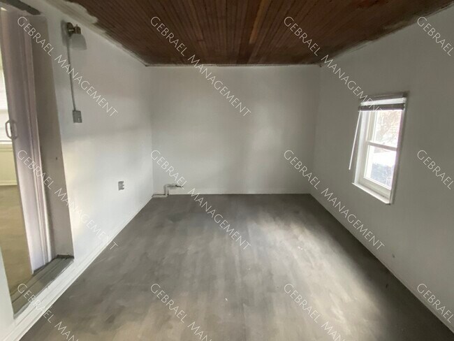 Photo - 15863 Kentucky St