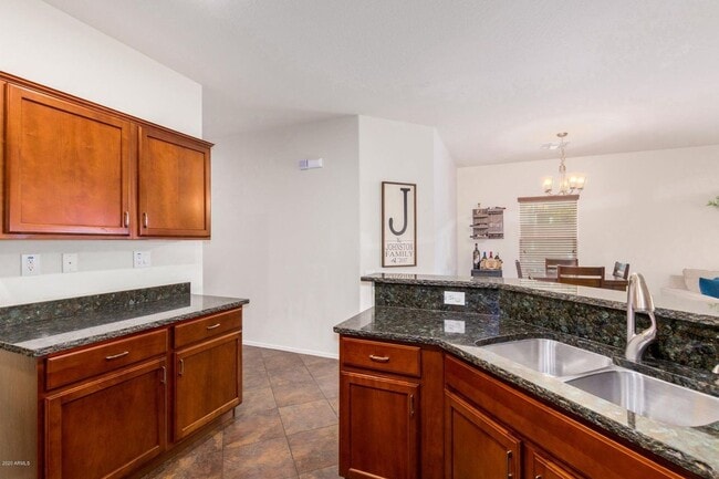 Photo - Gorgeous 3bed/2bath single level home in North Peoria!! Best Schools !!