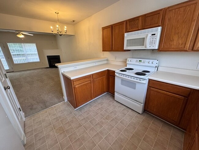 Photo - HUGE 3 Bed 3.5 Bath 3 Story Town Home, AVA...