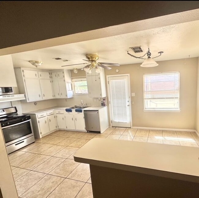 Photo - 2 Bed 2 Bath Ready To Move In ASAP!