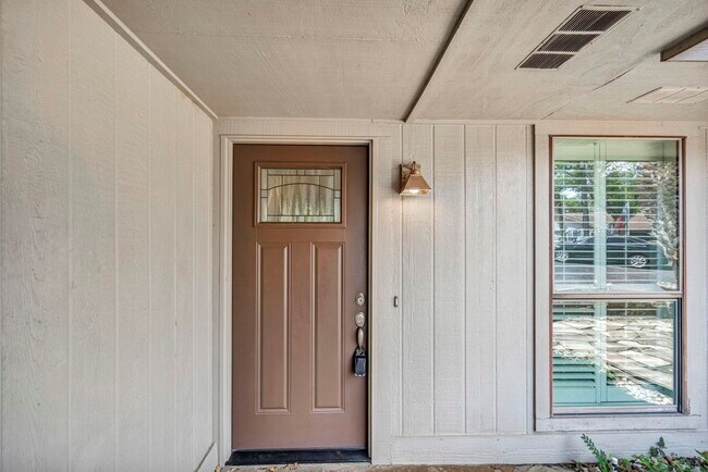 Photo - 100 Bay Point Dr