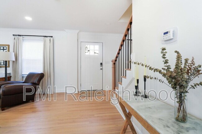 Photo - 322 E Millbrook Rd