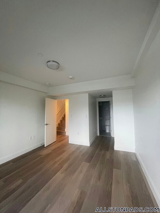 Photo - 1079 Commonwealth Ave Unidad 516