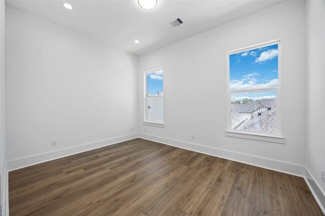 Photo - 1935 Knoll St