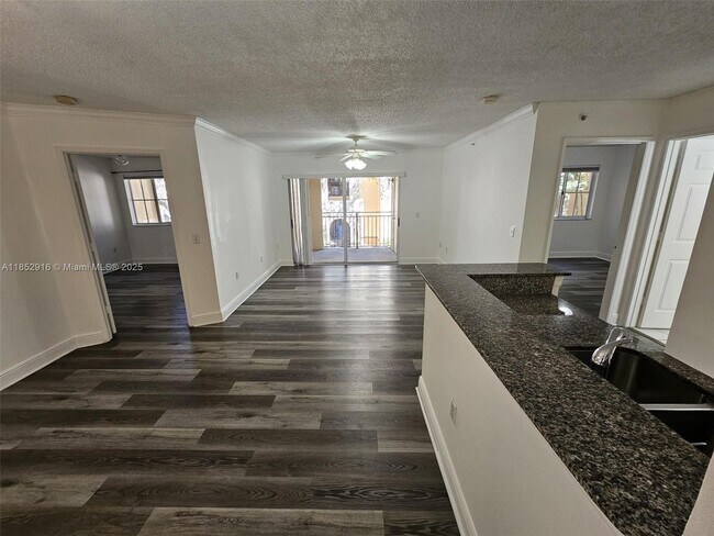 Building Photo - 2451 Centergate Dr Rental