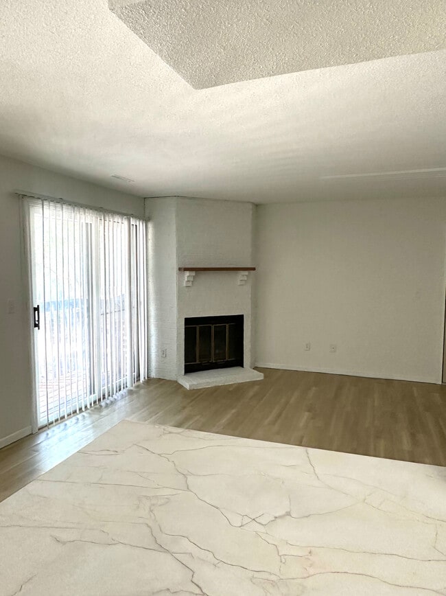 Living Room - Willow Ridge Apartments